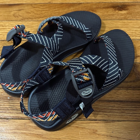 Navy Print Chaco Sandals W7 - Picture 1 of 4